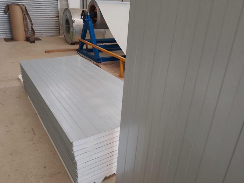 A importância do painel termoacústico em sua estrutura